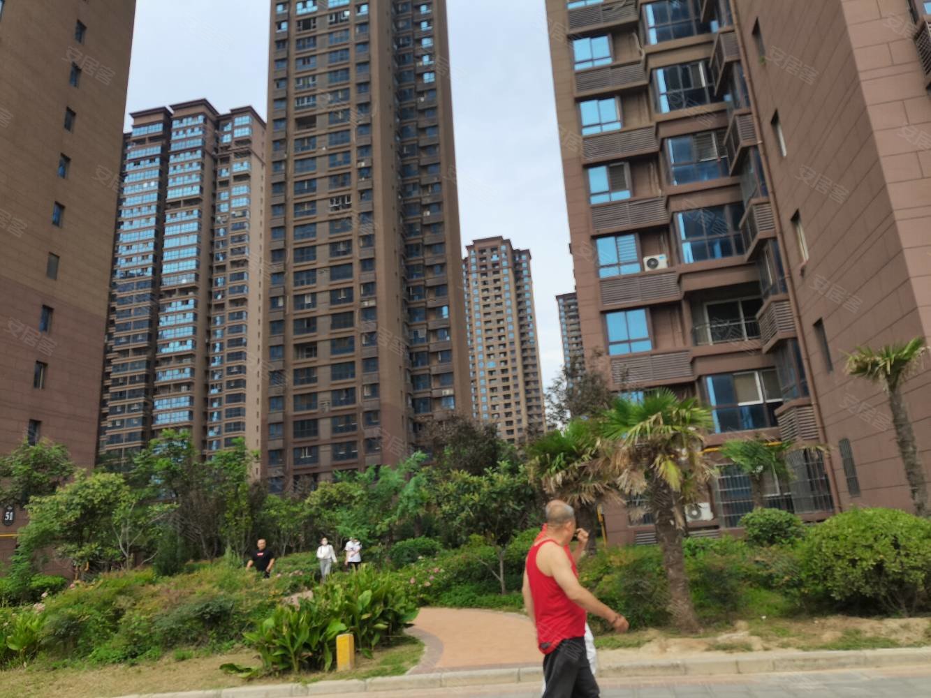 九境城捡漏125平双阳台大三室赠面积15个平方随时看房