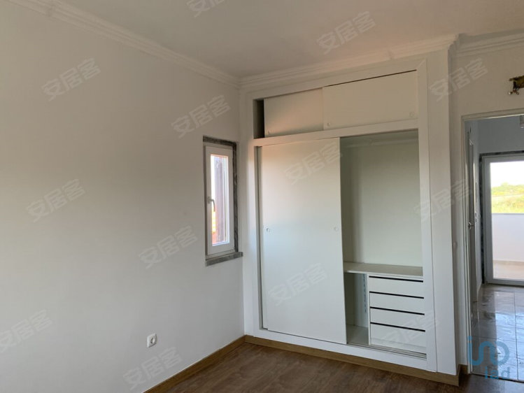 葡萄牙约¥245万别墅 - 170 m2 - T4二手房公寓图片