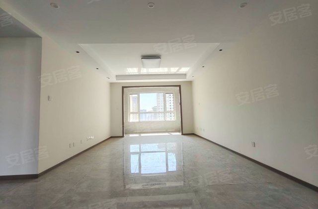 中国府3室2厅2卫127㎡南北139万