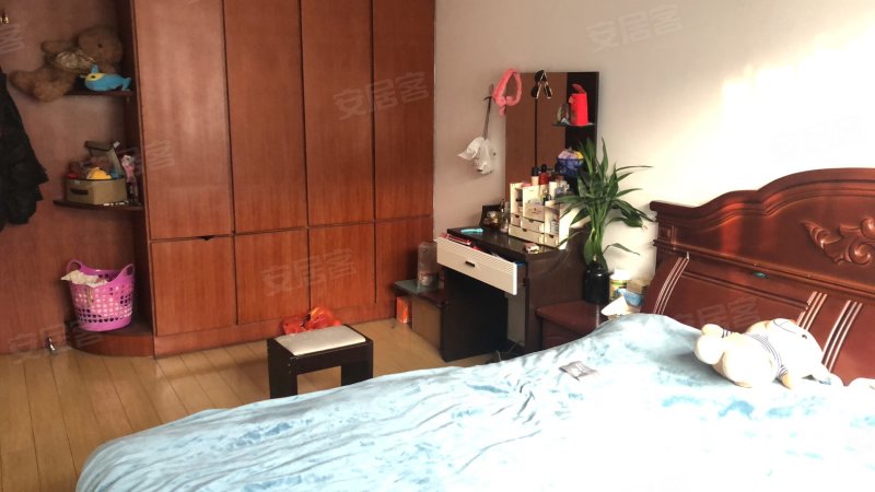 和顺花园2室1厅1卫送车位送家具送家具送地下室