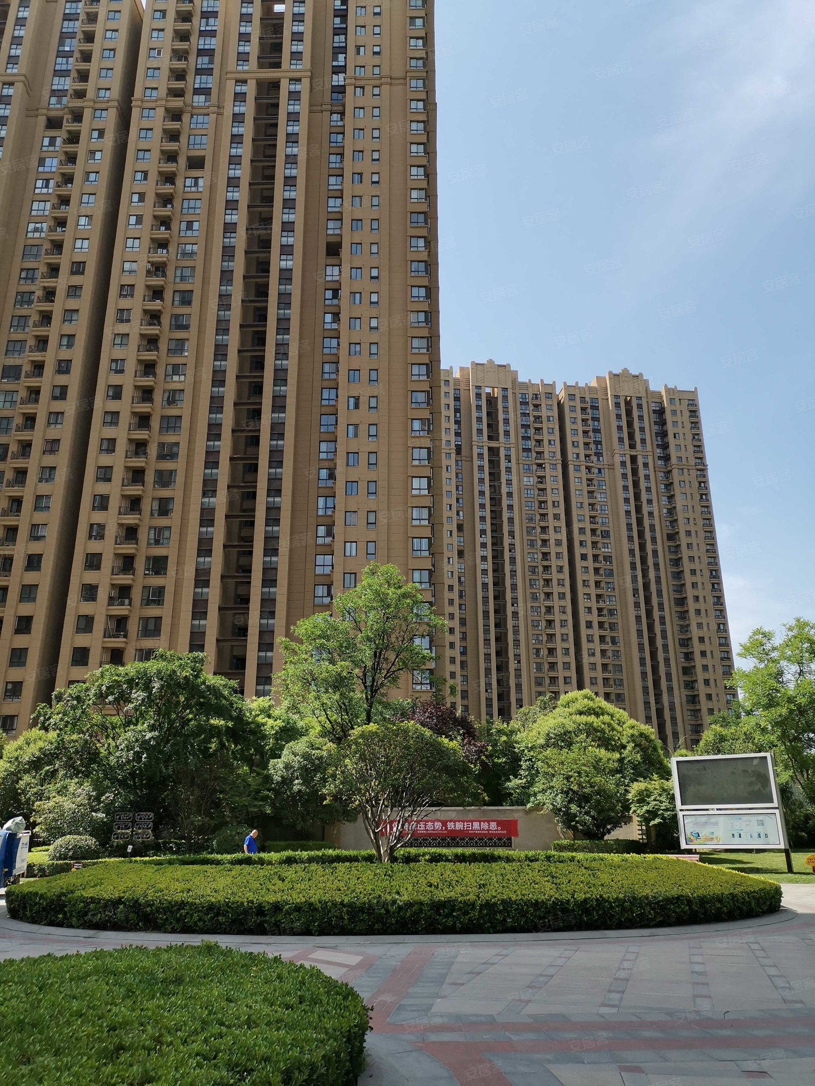 绿地国际生态城五湖名邸南北通透电梯精装好房房东直卖