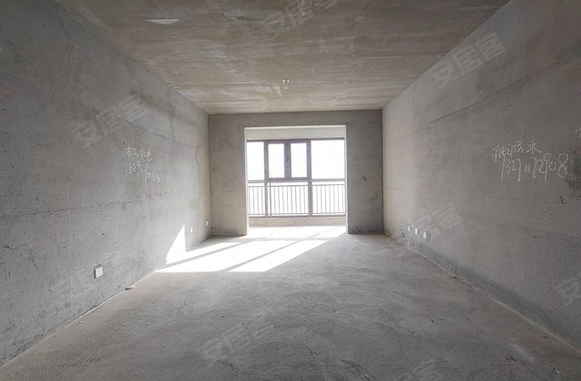 公务员小区(C区)4室2厅170㎡96万二手房图片