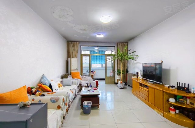 胜利街小区3室2厅136.29㎡73万二手房图片