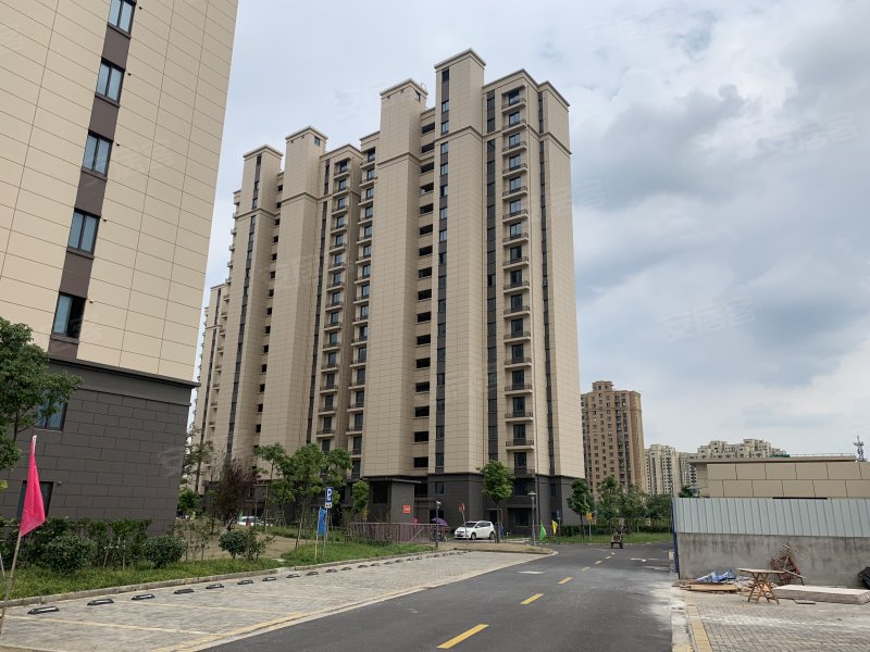 练祁佳城嘉盛园(三期)