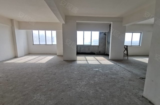 宝安商业广场4室2厅198.07㎡49万二手房图片