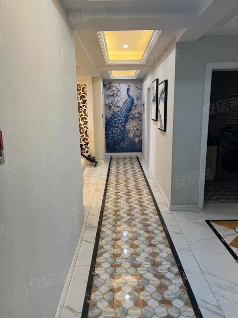 银河湾121平三室两厅两卫实际135平,精装修125万