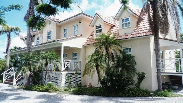 巴哈马约¥711万华丽的五卧室住宅与海景!二手房公寓图片
