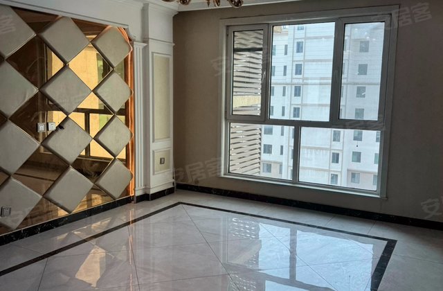 隆安观邸3室2厅125㎡70万二手房图片