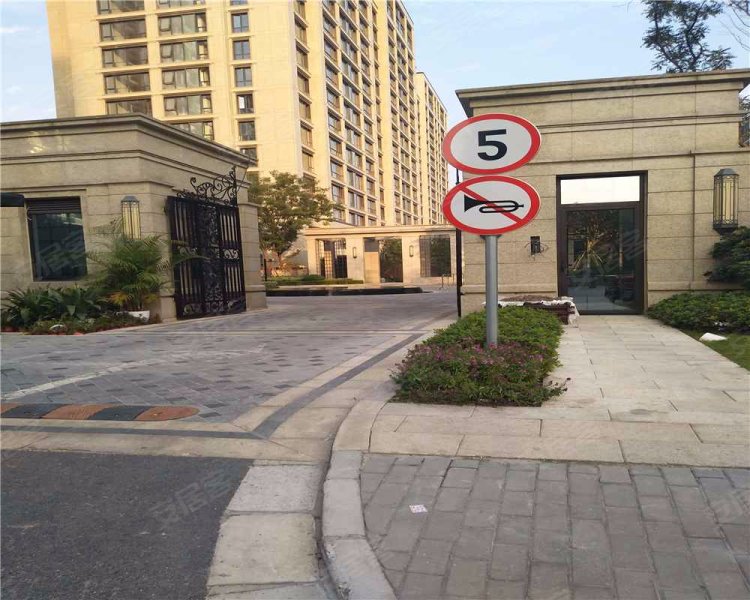 九龙仓滨江壹十八 