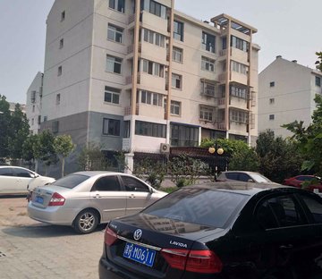盛世嘉园 大两房 出行方便 近医院 精装修 集中供暖