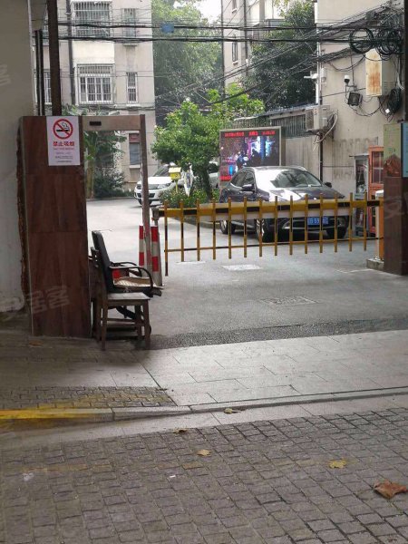 张马路15弄小区 