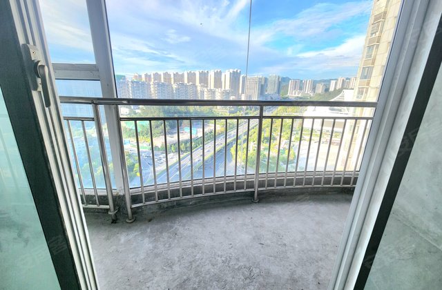 中东国际3室2厅120㎡53万二手房图片