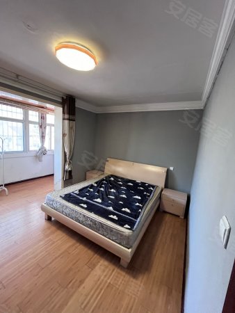 六四一四宿舍小区两室两厅一卫