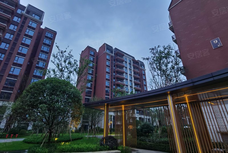 东原阅墅3室2厅2卫112.95㎡南北135万