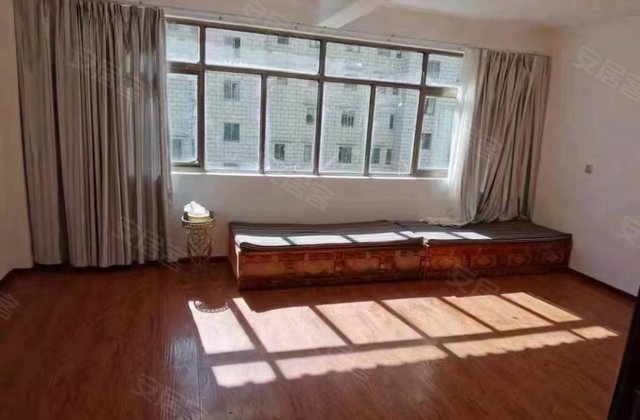 岗底斯家园3室2厅140㎡110万二手房图片