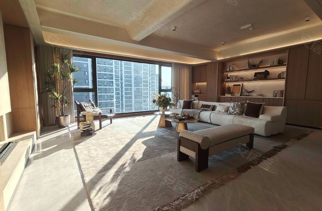 龙光越秀天皓名邸4室2厅167㎡180万二手房图片