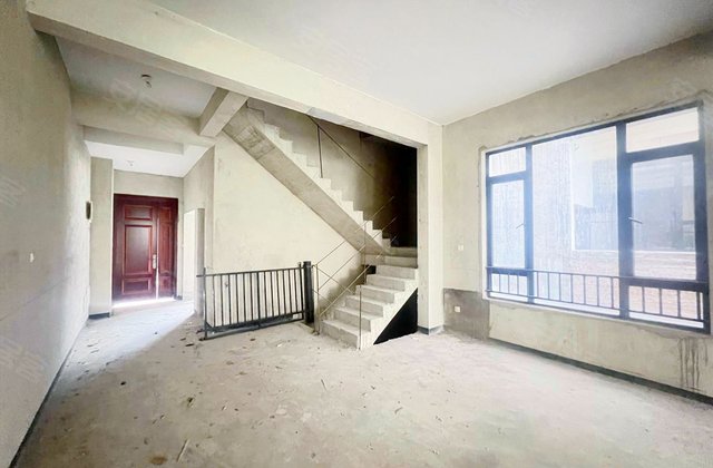 卓越维港(一二区别墅)4室2厅167.71㎡600万二手房图片