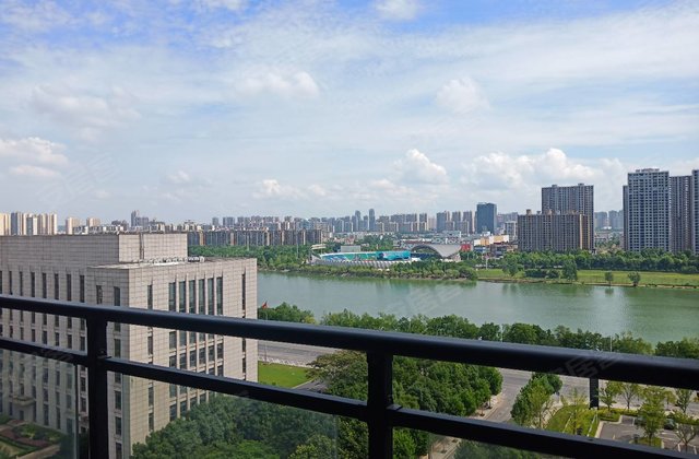 白鹤山银苑5室2厅238㎡155万二手房图片