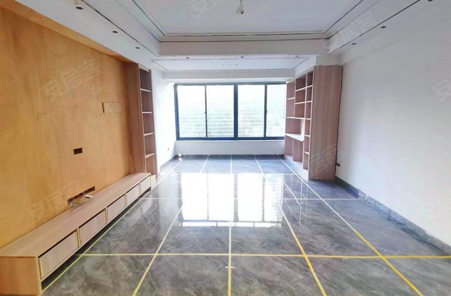 翡翠城4室2厅134.59㎡568万二手房图片