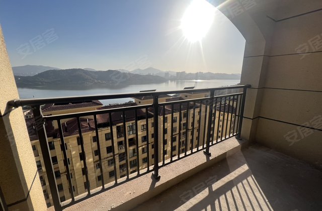 中冶黄石公园3室2厅2卫134.41㎡南北68万