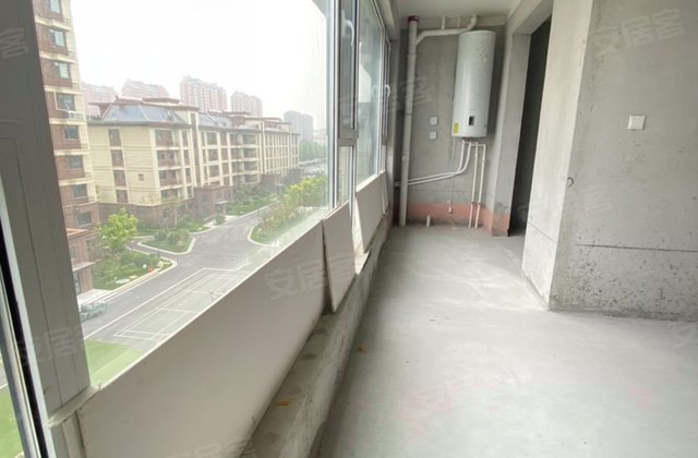 新正泰颐丰苑4室2厅136㎡78万二手房图片