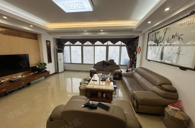 金叶花园4室2厅140.65㎡58万二手房图片