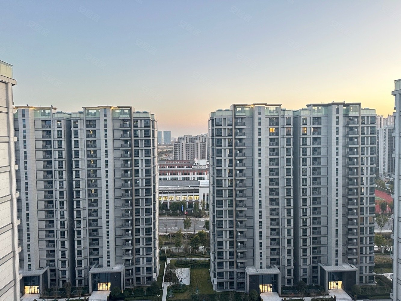 中创区万科方圆大平层230好楼层