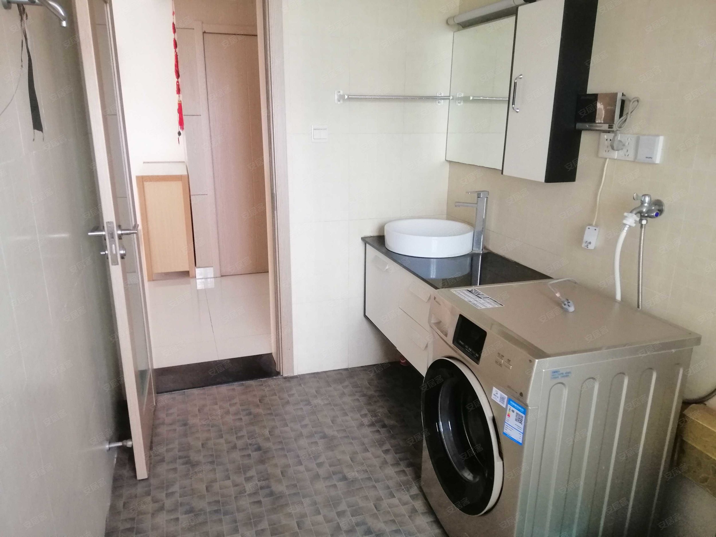 北明霞小区3室2厅1卫220㎡南100万