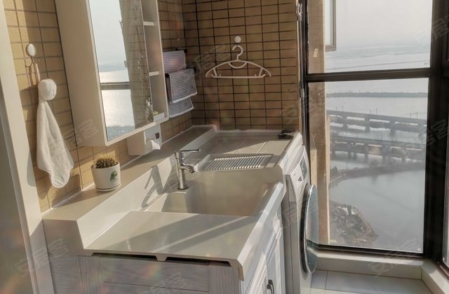 山水绿洲4室2厅139㎡50万二手房图片