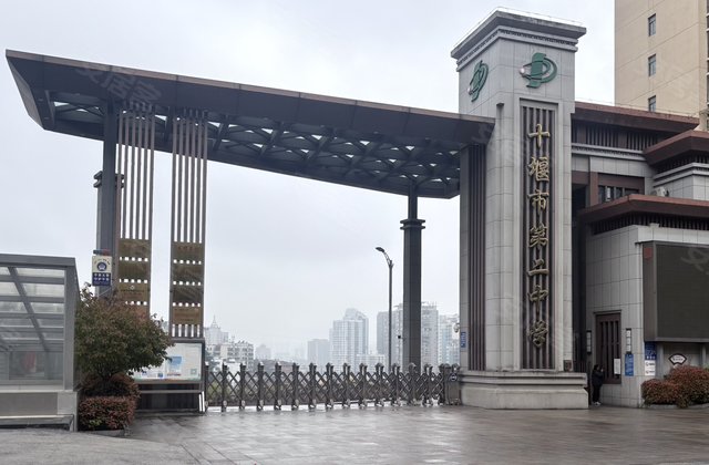 奥林花园3室2厅122㎡65.8万二手房图片