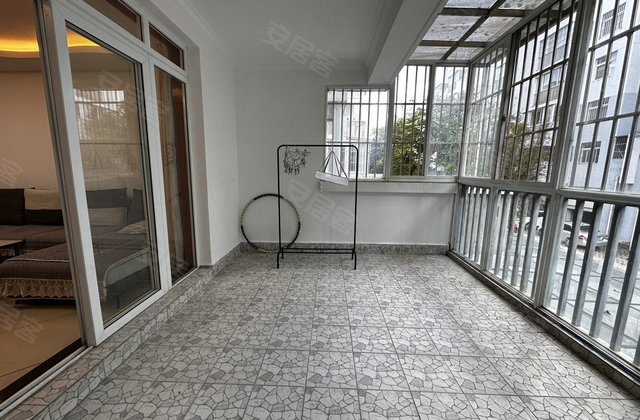 奥新一期4室2厅130㎡59万二手房图片