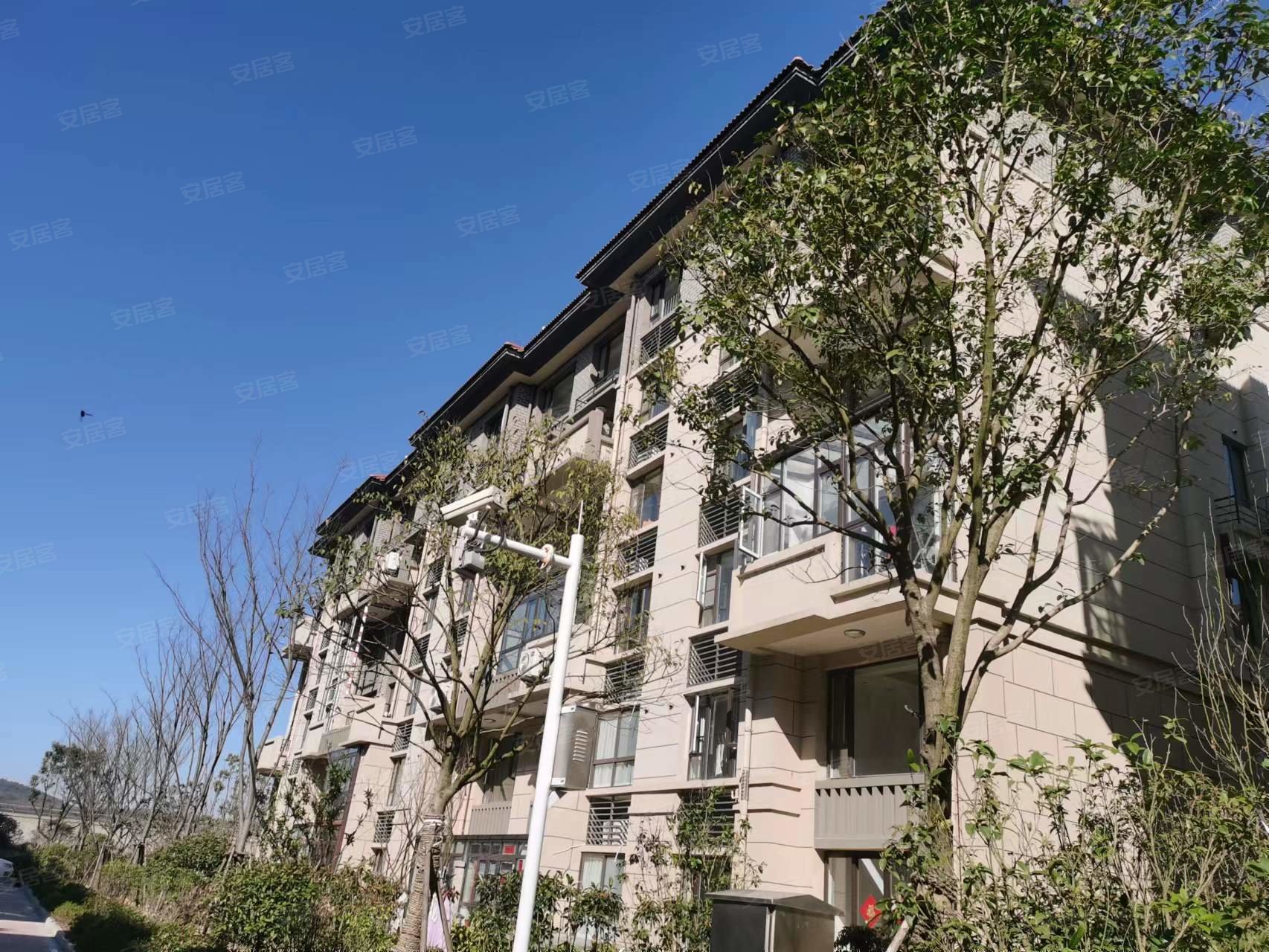 碧桂园如山湖城3室2厅3卫146㎡南74万