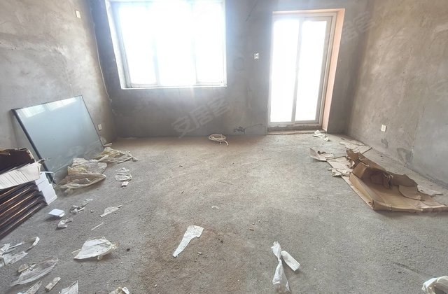 东方比华利庄园5室2厅244㎡180万二手房图片