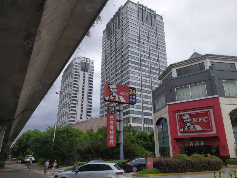 希尔顿逸林雅园