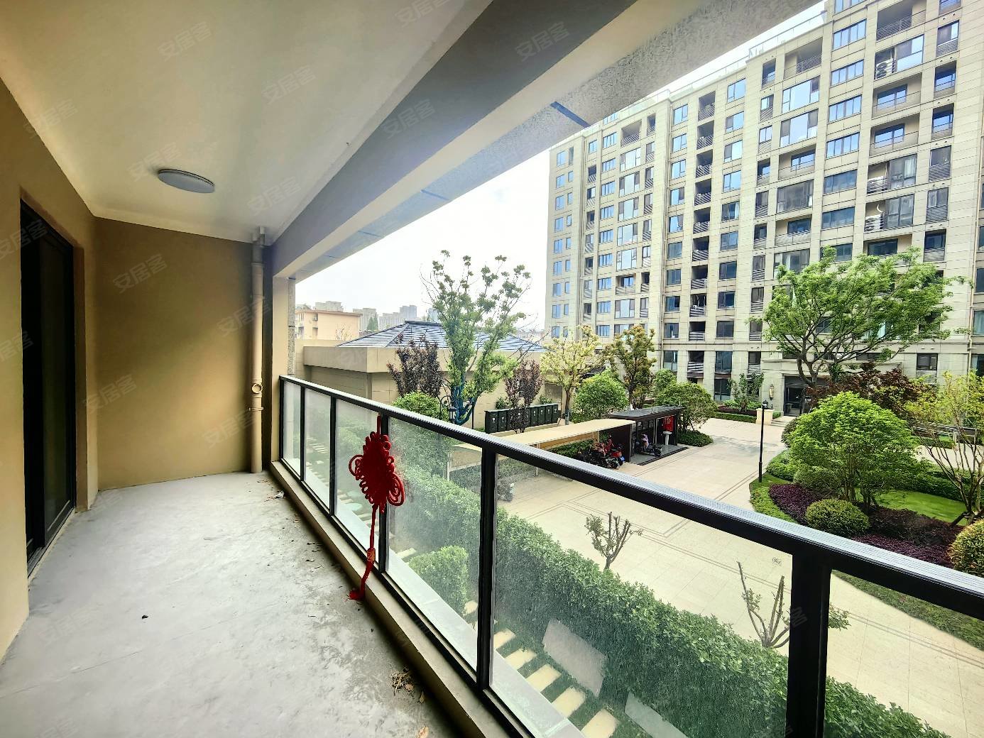 金水湾凤凰城洋房环境优美物业天花板3房2厅2卫随时可以看房