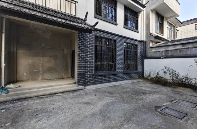 红庙社区三组小区5室3厅248㎡145.8万二手房图片