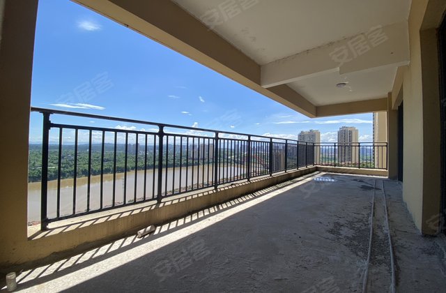 碧桂园翡翠湾5室2厅238㎡68.5万二手房图片