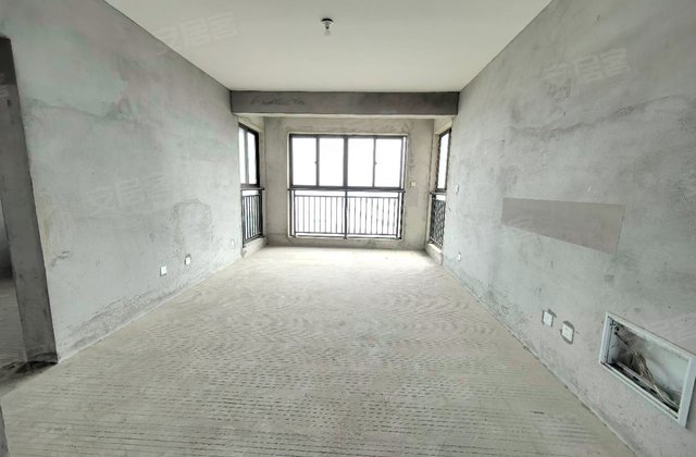 书香门第4室2厅147㎡83万二手房图片