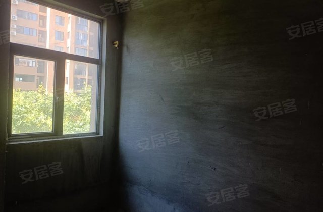 鑫泰国际4室2厅130㎡45.5万二手房图片