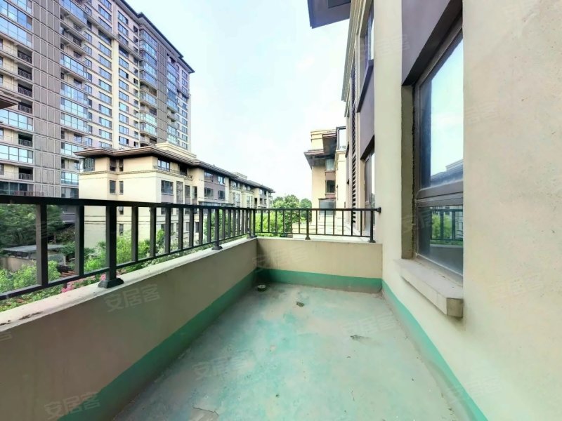 古城路英和紫悦府洋房毛坯好楼层好位置诚心出售可谈