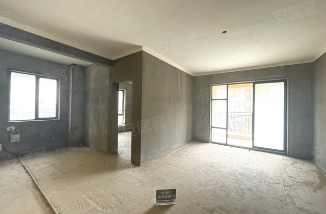 绿地香格里拉4室2厅150㎡58万二手房图片