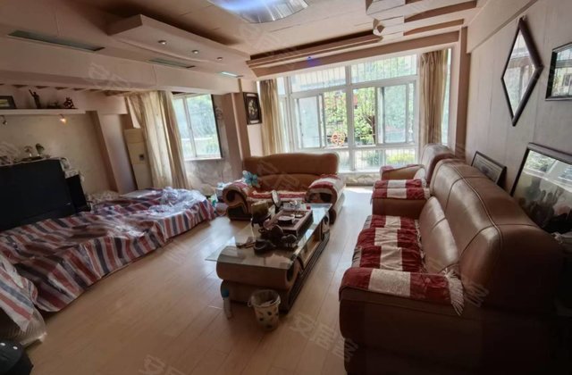 城中花园4室3厅190㎡47.5万二手房图片
