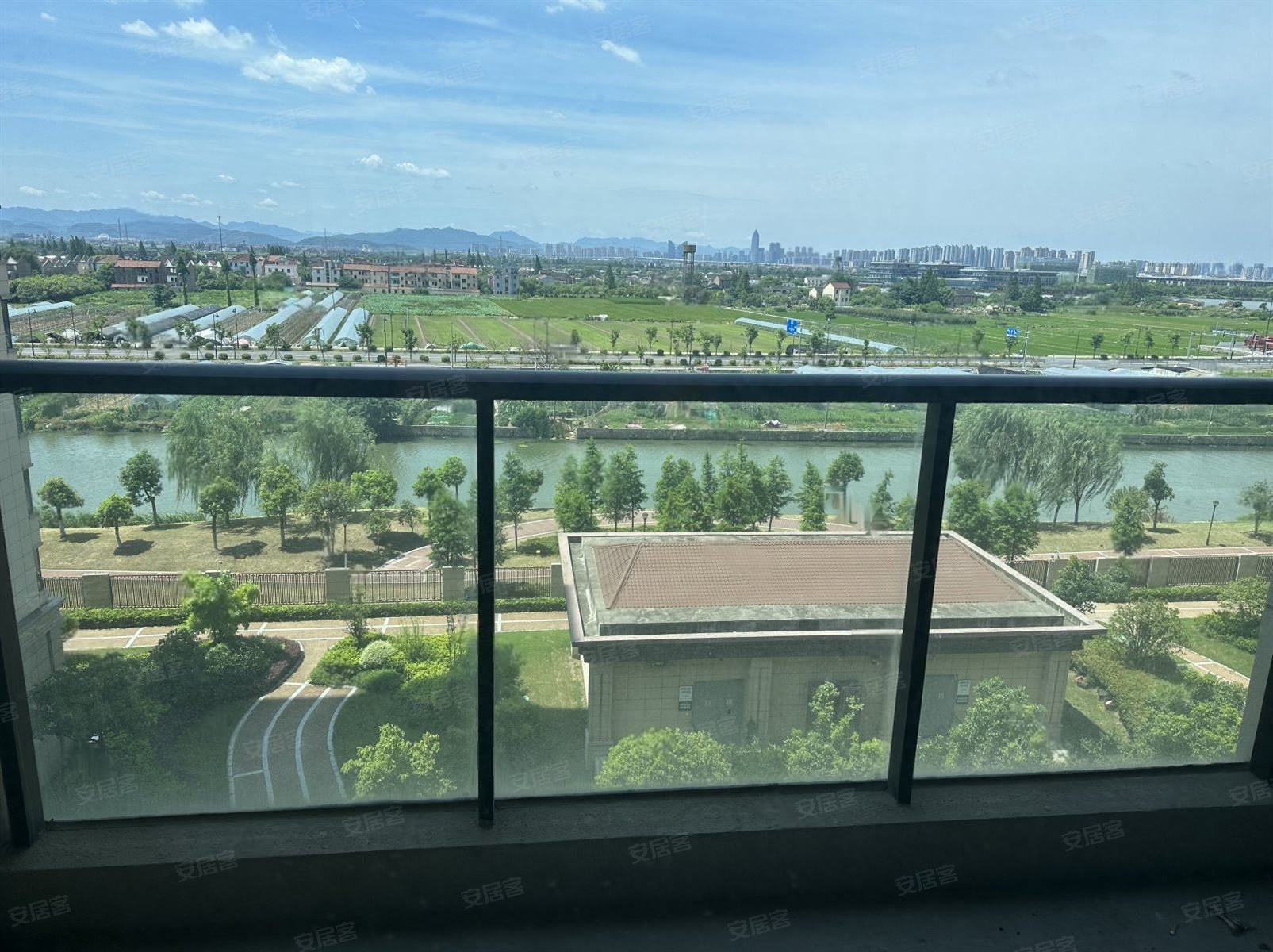 头排宝龙世家毛坯诚心出售