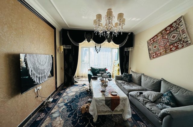 3室2厅1卫113㎡南北高层(共33层)2016年建造恒大雅苑伊宁市铜锣湾南环