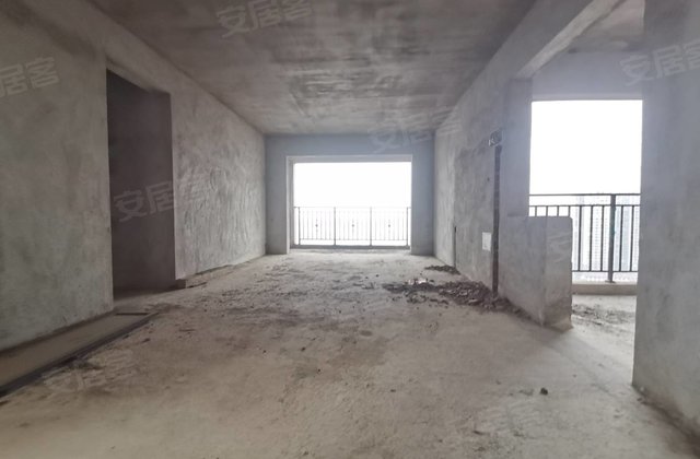 亮亮金龙湾4室2厅135.33㎡43.3万二手房图片