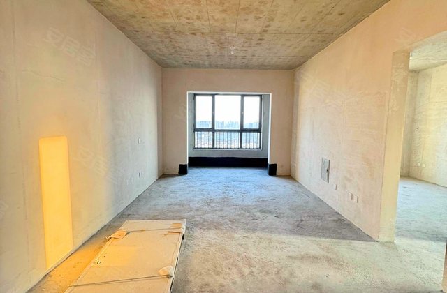 出门地铁   位置 前无遮挡 采光   已满2年 清水毛坯