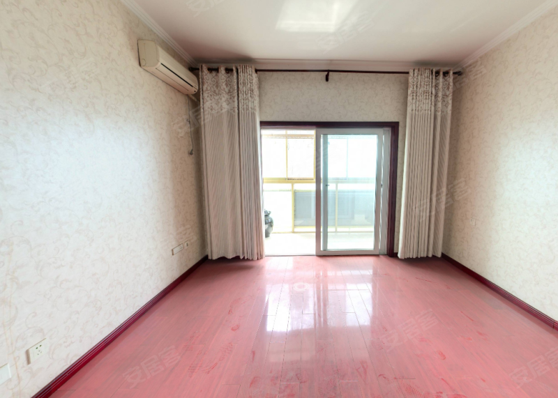 地铁口大三室丨单价7900总价低丨看房有钥匙,新天地红太阳花园二手房