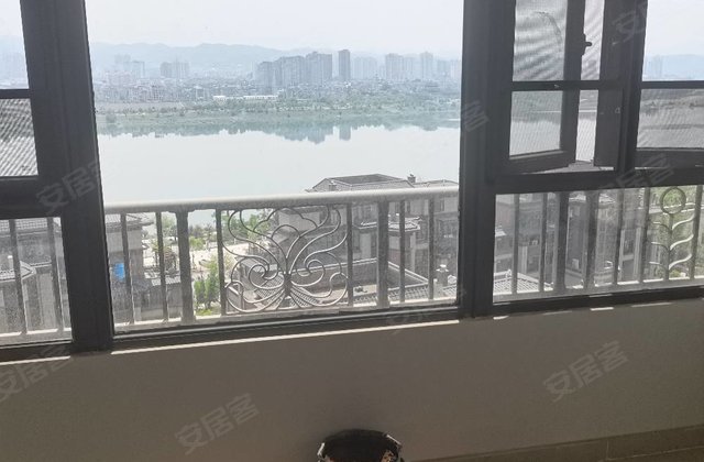 恒大御景半岛3室2厅126㎡115万二手房图片