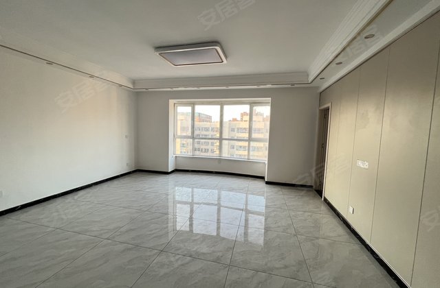 绿城花园4室2厅163㎡100万二手房图片