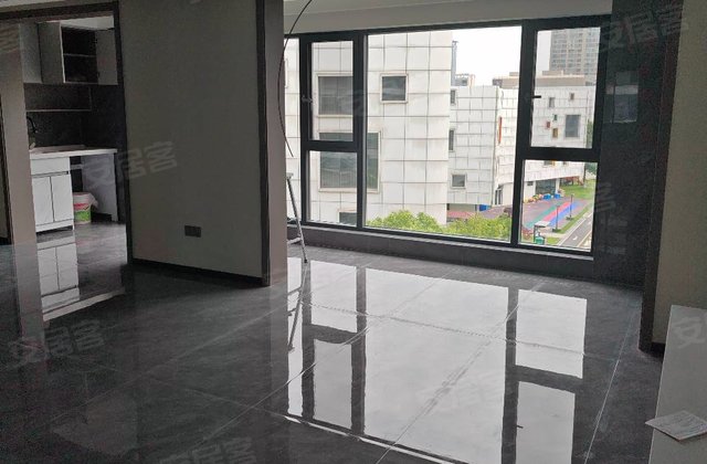 世茂璀璨荣里4室2厅141.5㎡295万二手房图片